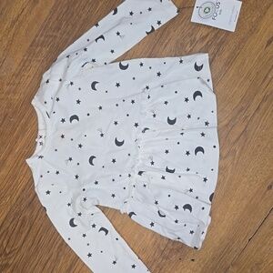 NWT White Long Sleeve Star & Moon Print Top Size 18 Months